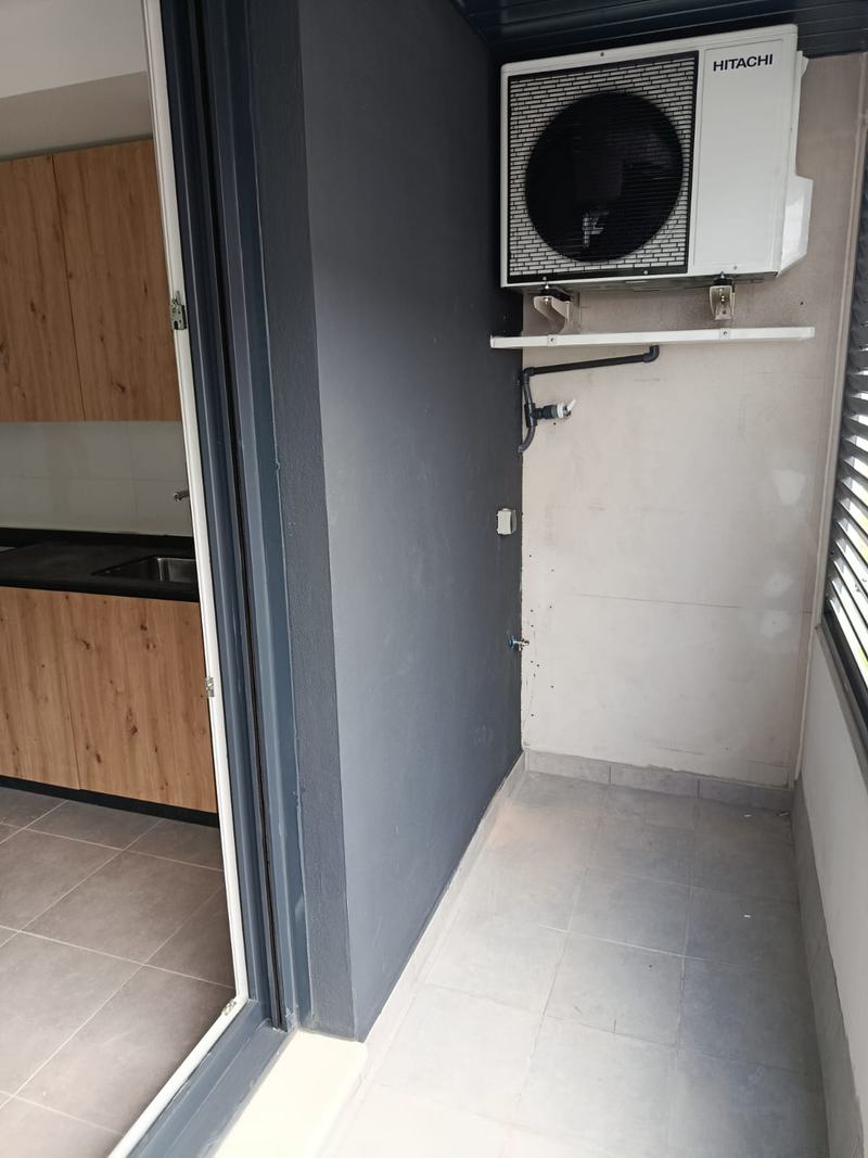 Unidad exterior de bomba de calor instalada por MO-HOUSE en Vitoria-Gasteiz