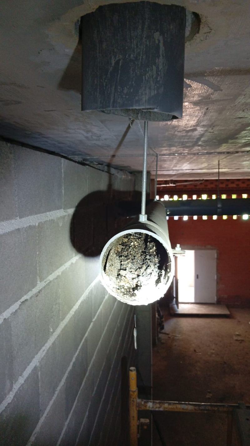 Desatasco y limpieza de colector general de saneamiento por MO-HOUSE en Vitoria-Gasteiz