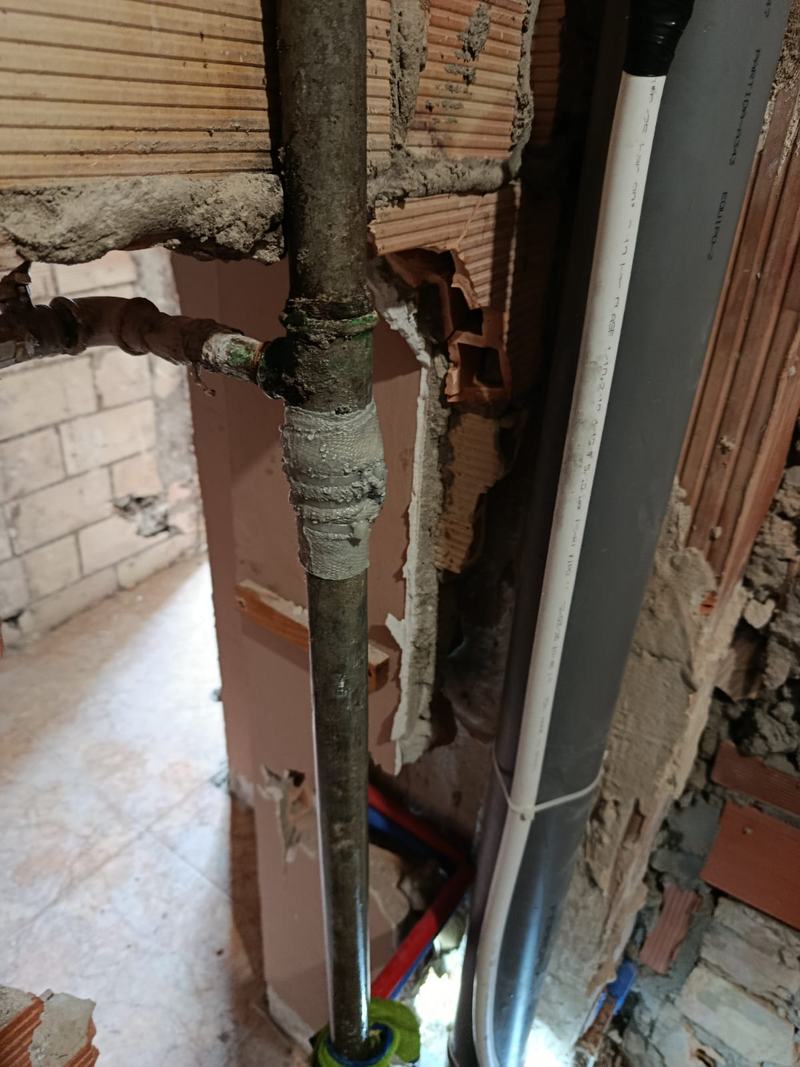 Reparación tubería MO-HOUSE en Mondragón